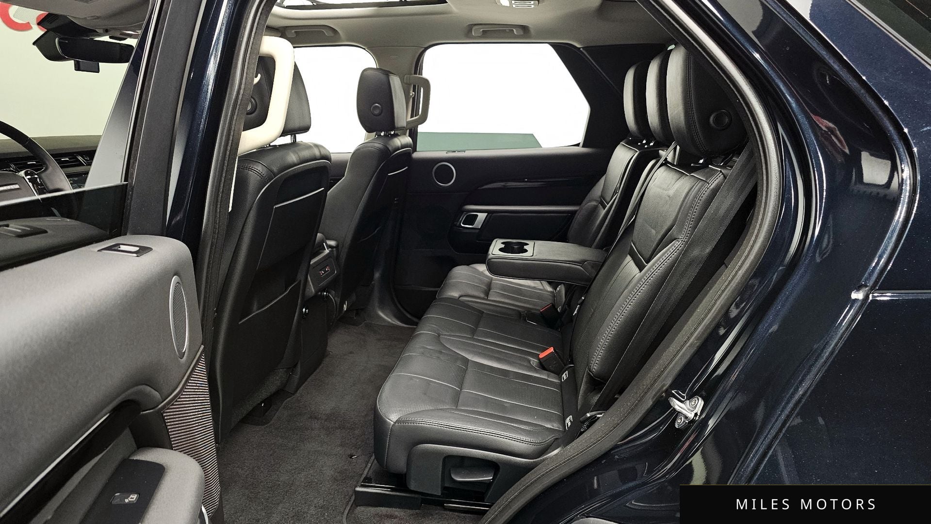 Land Rover Discovery 2019 — миниатюра 12