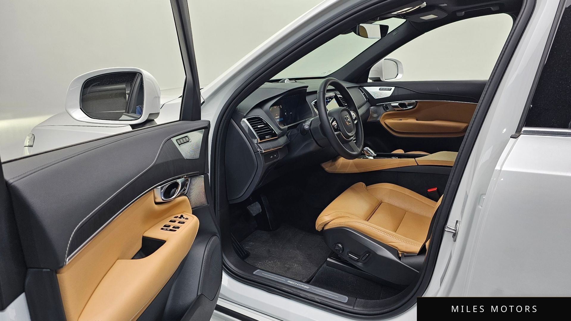 Volvo XC90 2024 — миниатюра 9