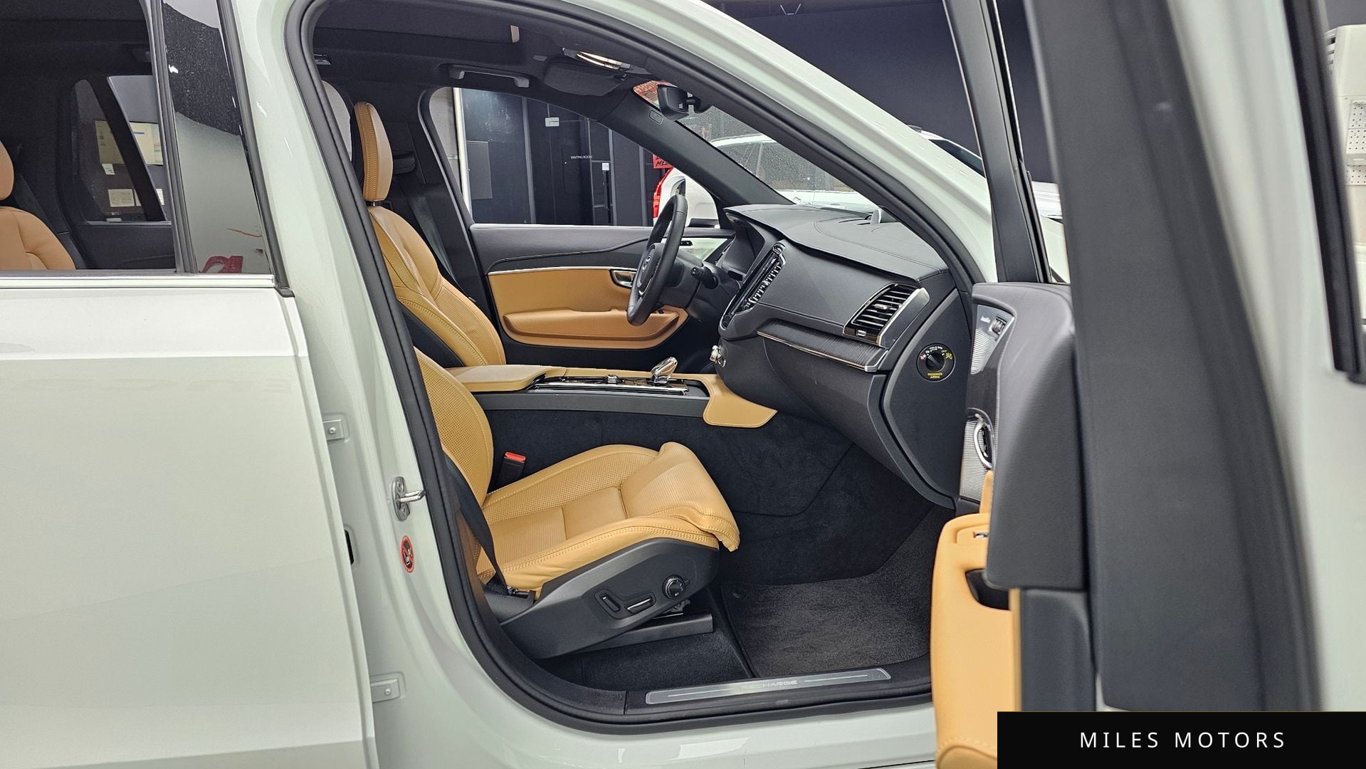Volvo XC90 2024 — миниатюра 11