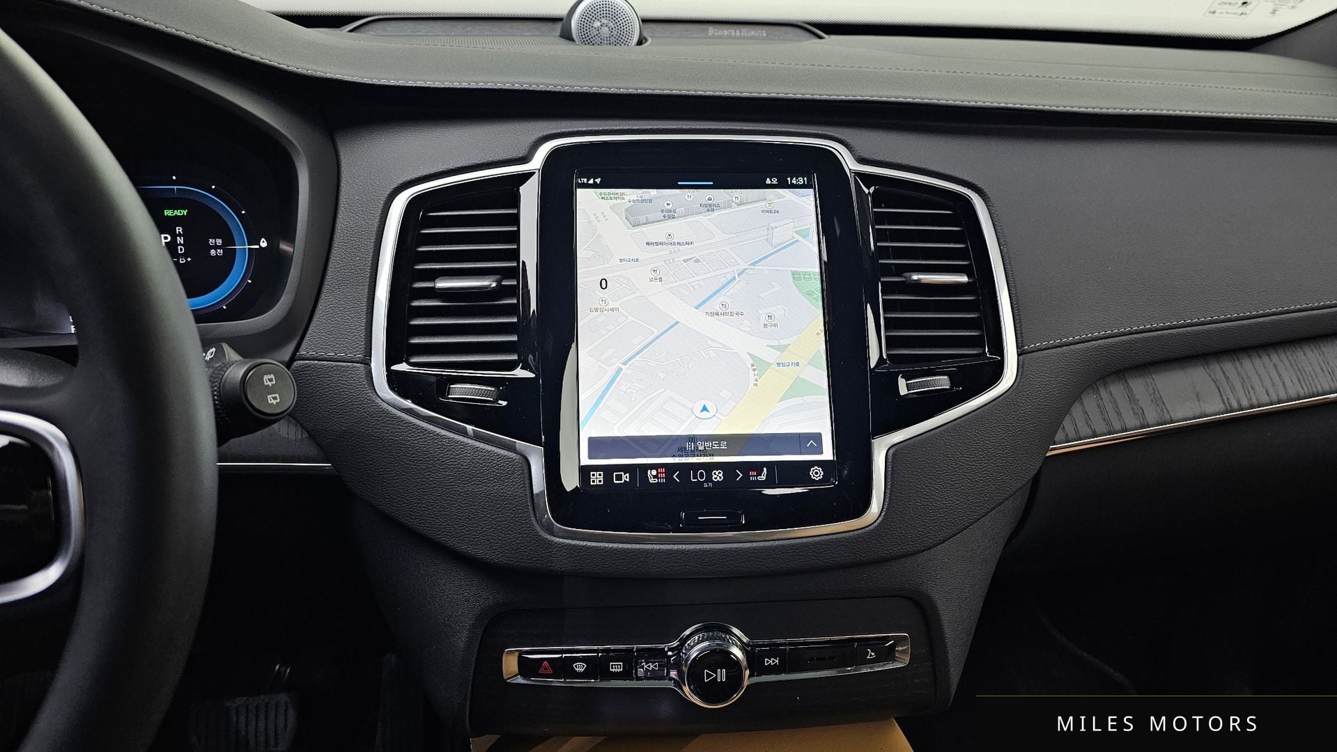 Volvo XC90 2024 — миниатюра 14