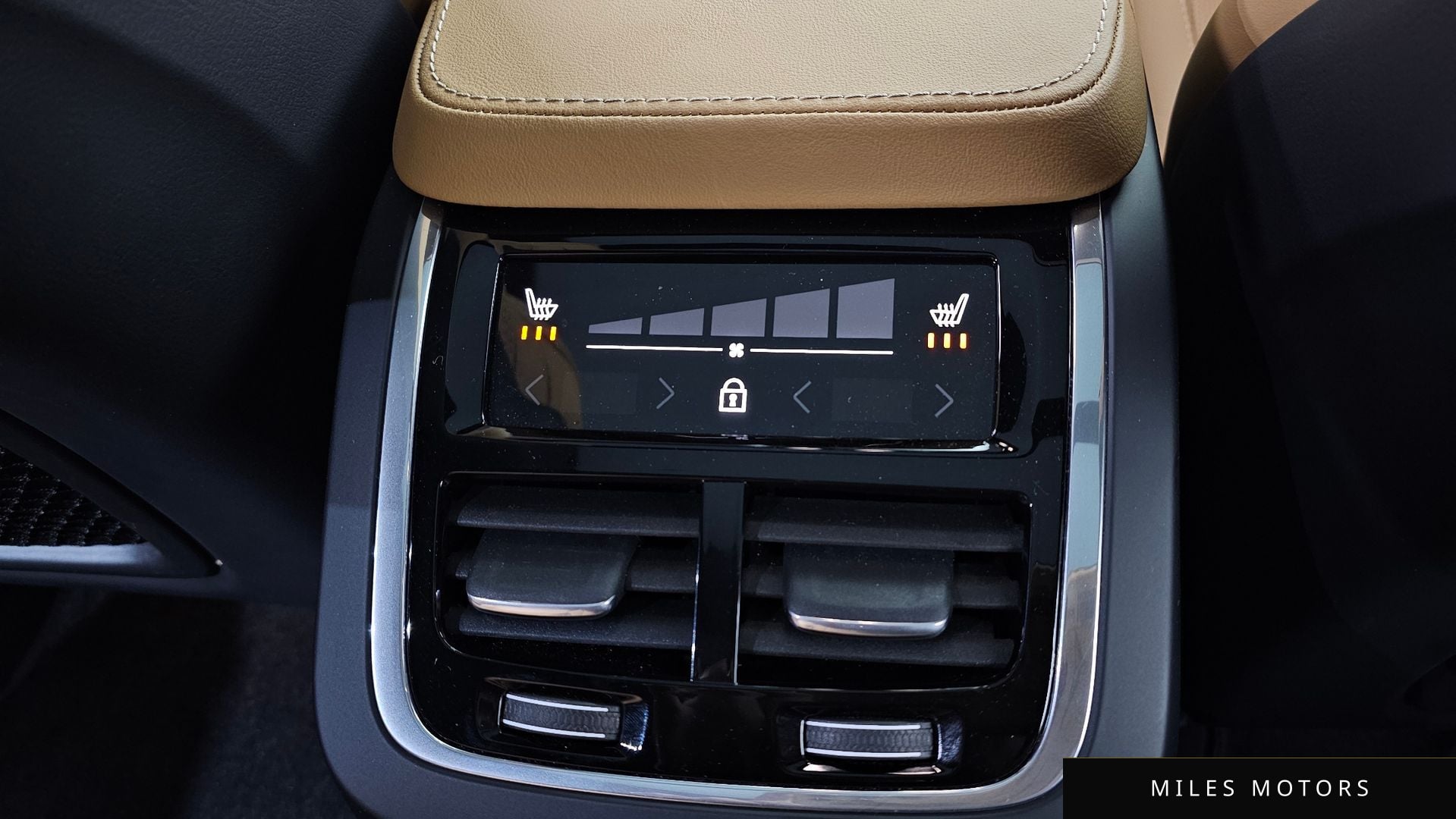 Volvo XC90 2024 — миниатюра 18