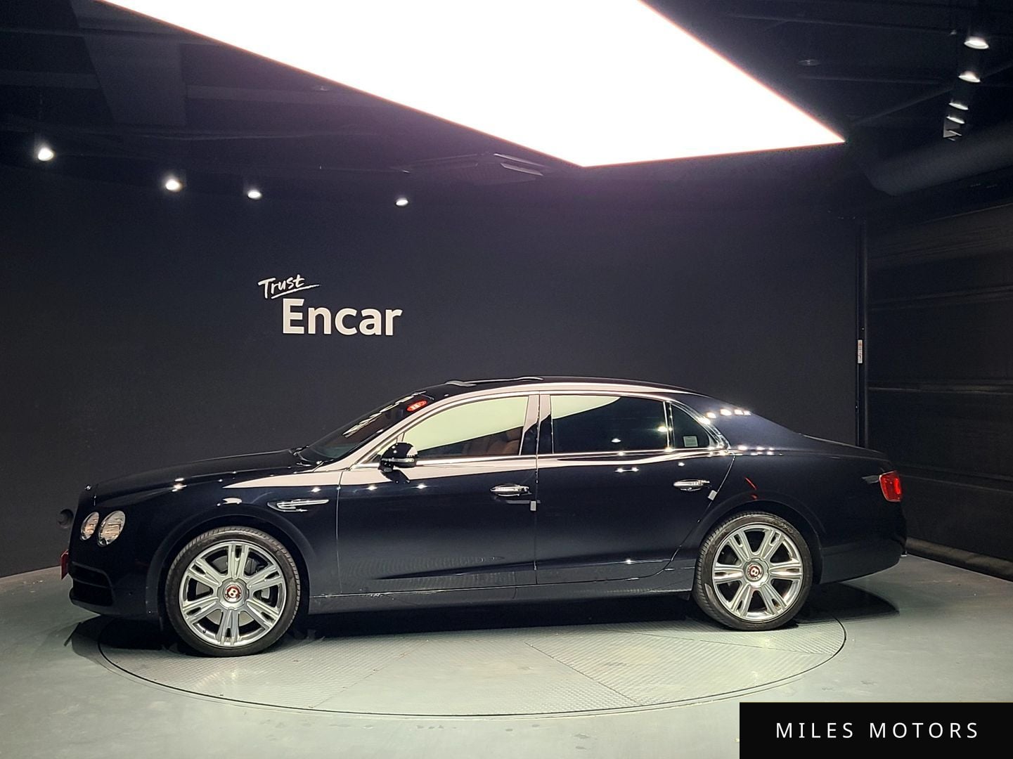 Bentley 플라잉스퍼 2016 — миниатюра 5
