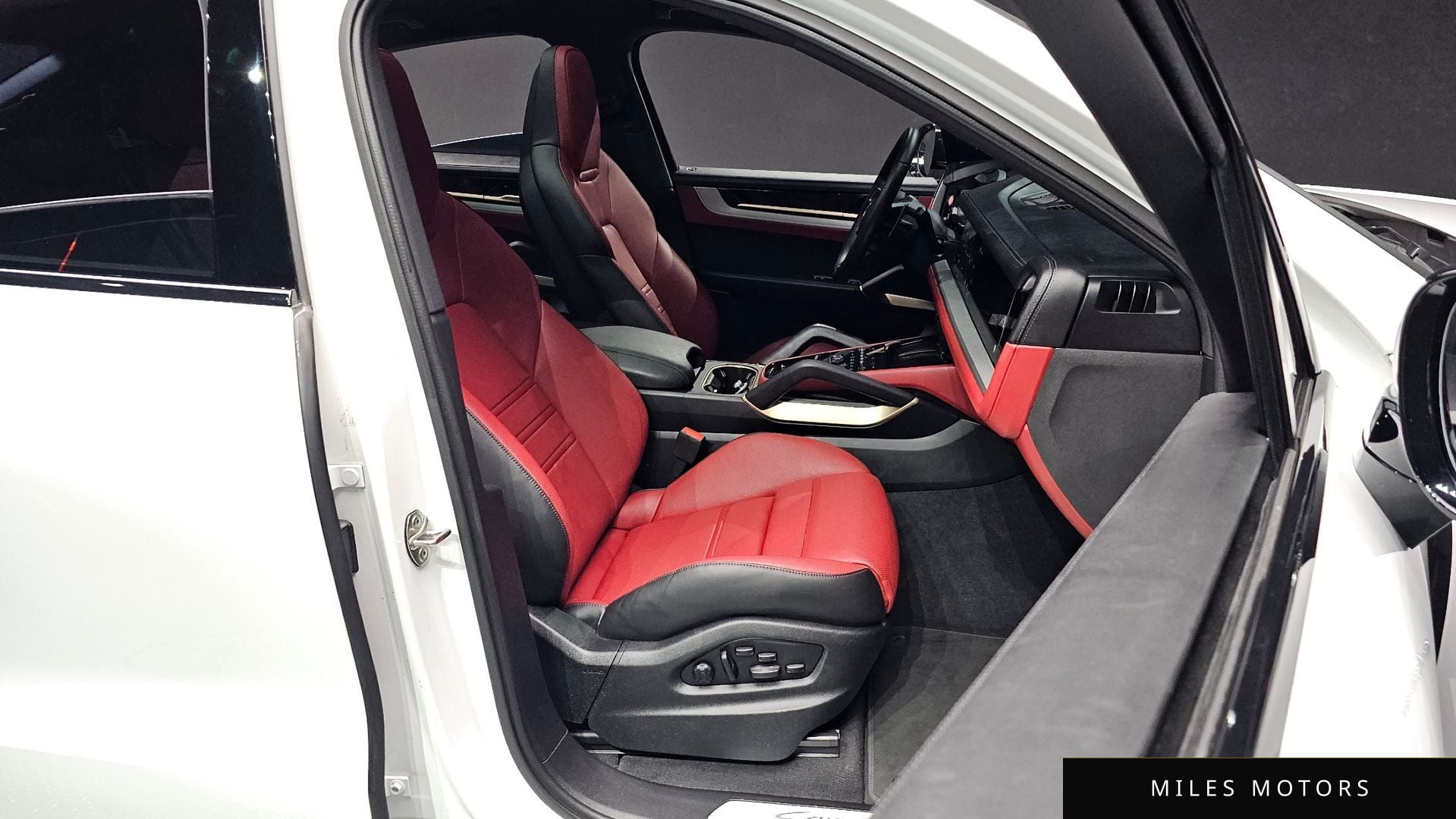 Porsche 카이엔 (PO536) 2025 — миниатюра 10