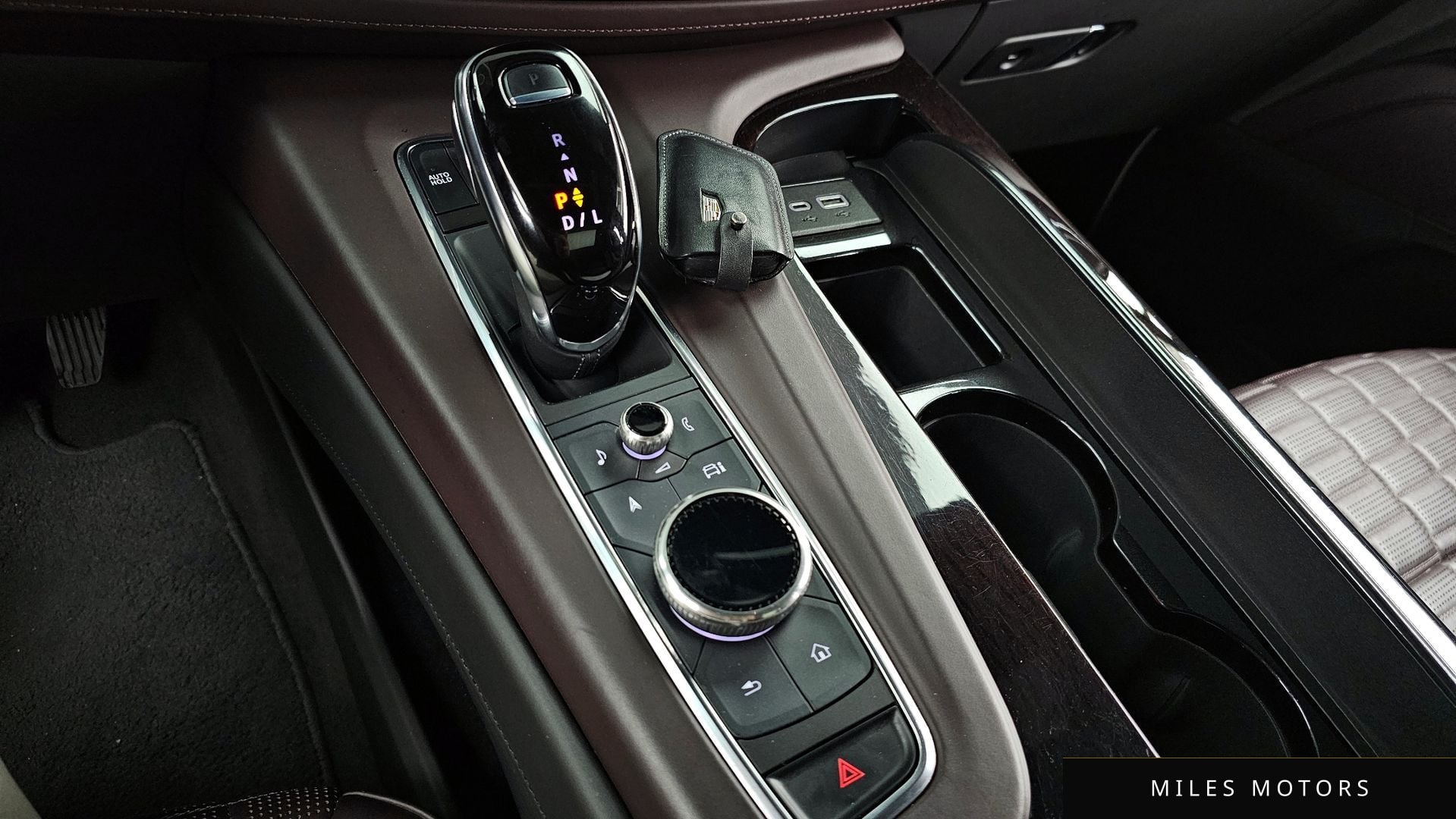 Cadillac Escalade 2022 — миниатюра 9