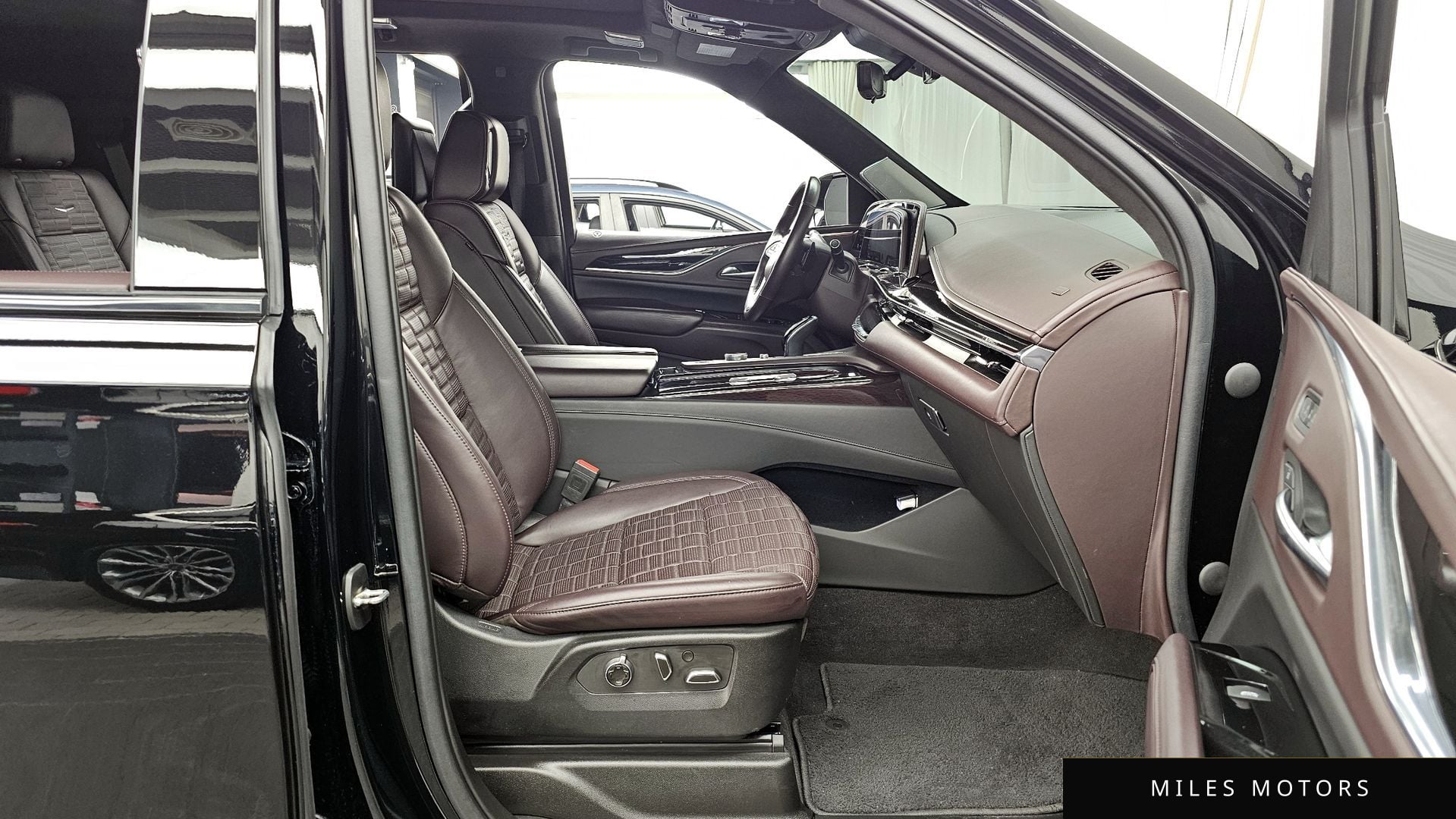 Cadillac Escalade 2022 — миниатюра 11