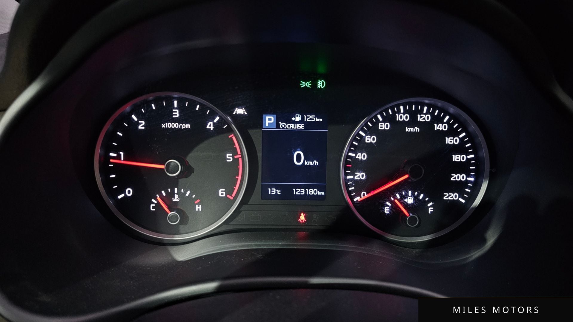 Kia Stonic 2018 — миниатюра 8