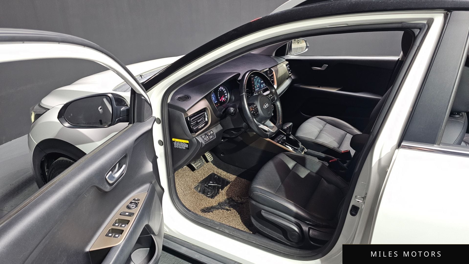 Kia Stonic 2018 — миниатюра 10