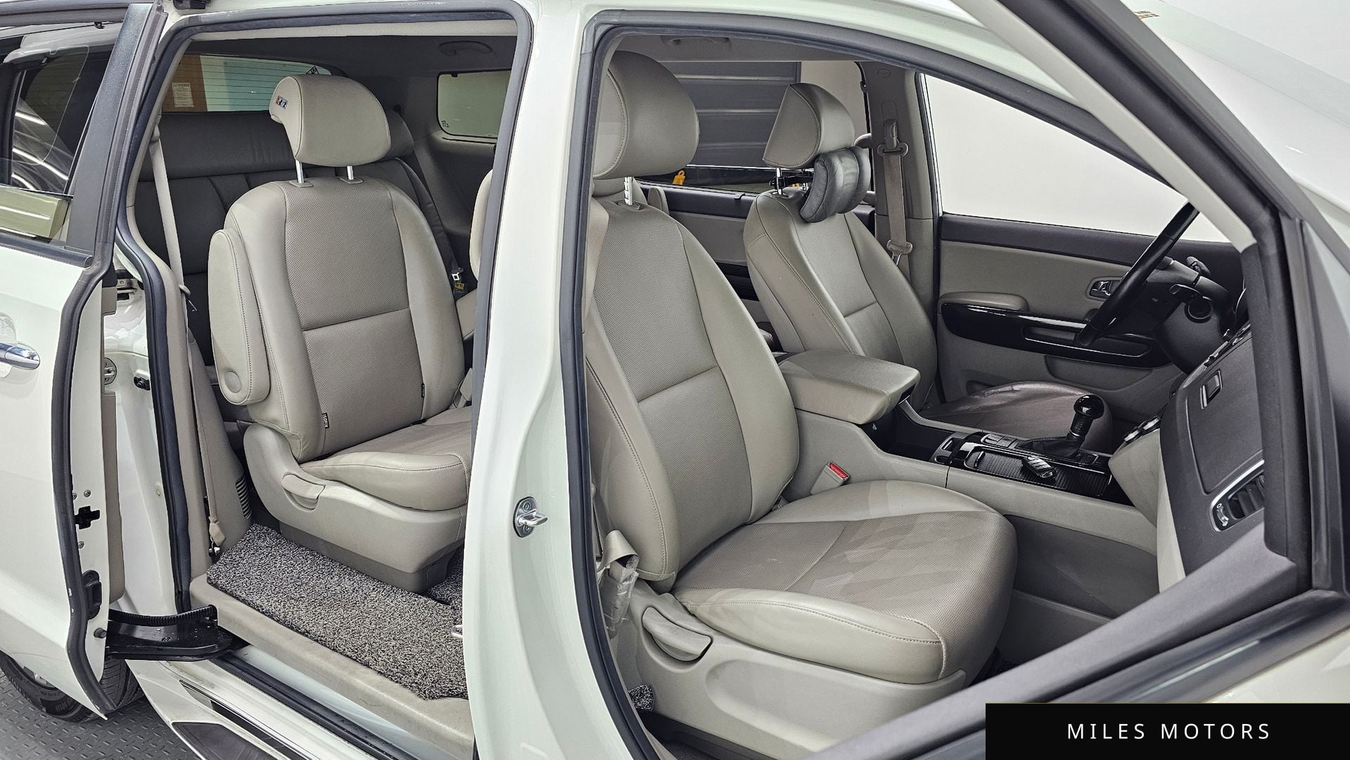 Kia Canival 2015 — миниатюра 10