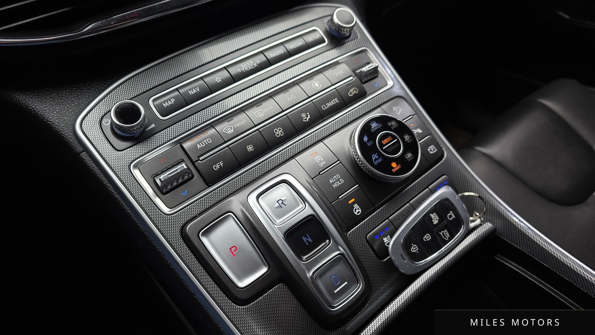Hyundai Santafe 2022 — миниатюра 9