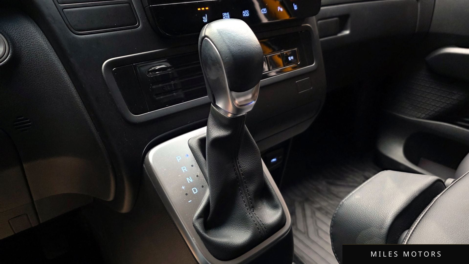 Hyundai Staria 2024 — миниатюра 9