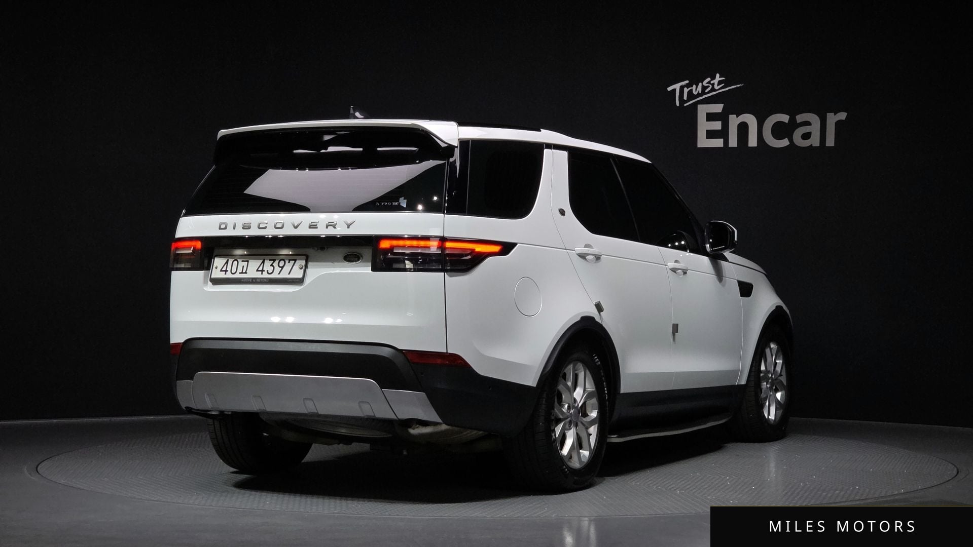 Land Rover Discovery 2019 — миниатюра 2