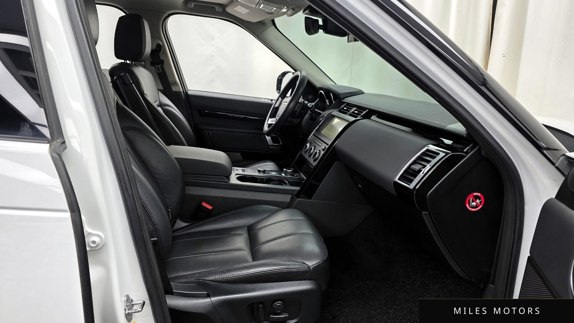 Land Rover Discovery 2019 — миниатюра 11