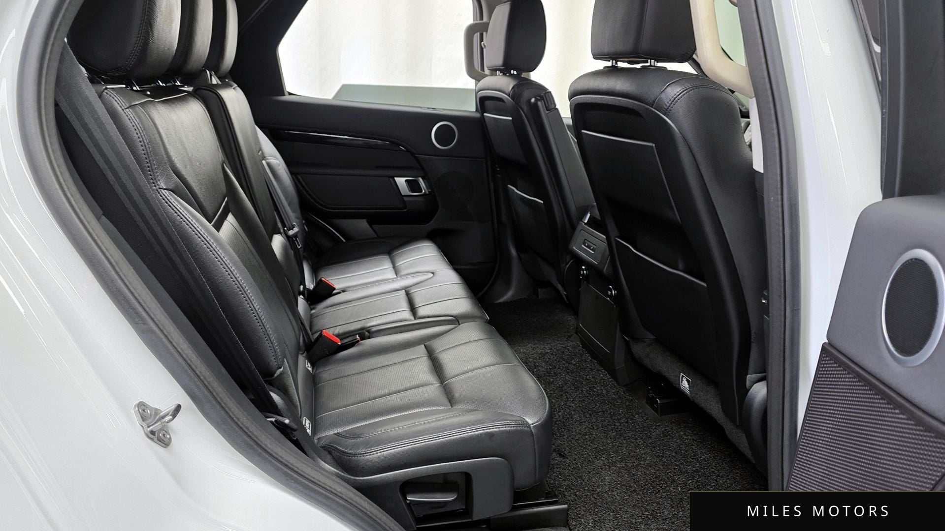 Land Rover Discovery 2019 — миниатюра 12
