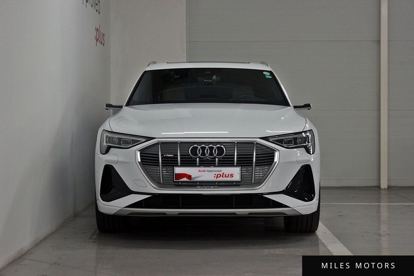 Audi e-tron 2023 — миниатюра 3