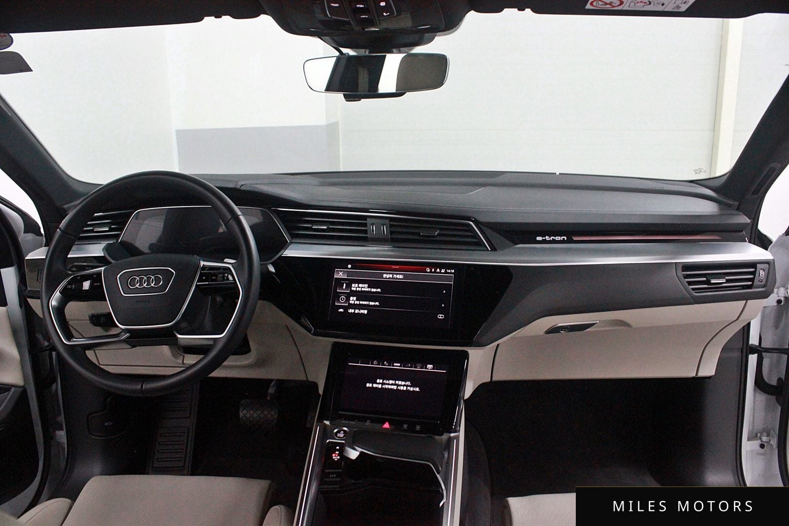 Audi e-tron 2023 — миниатюра 8