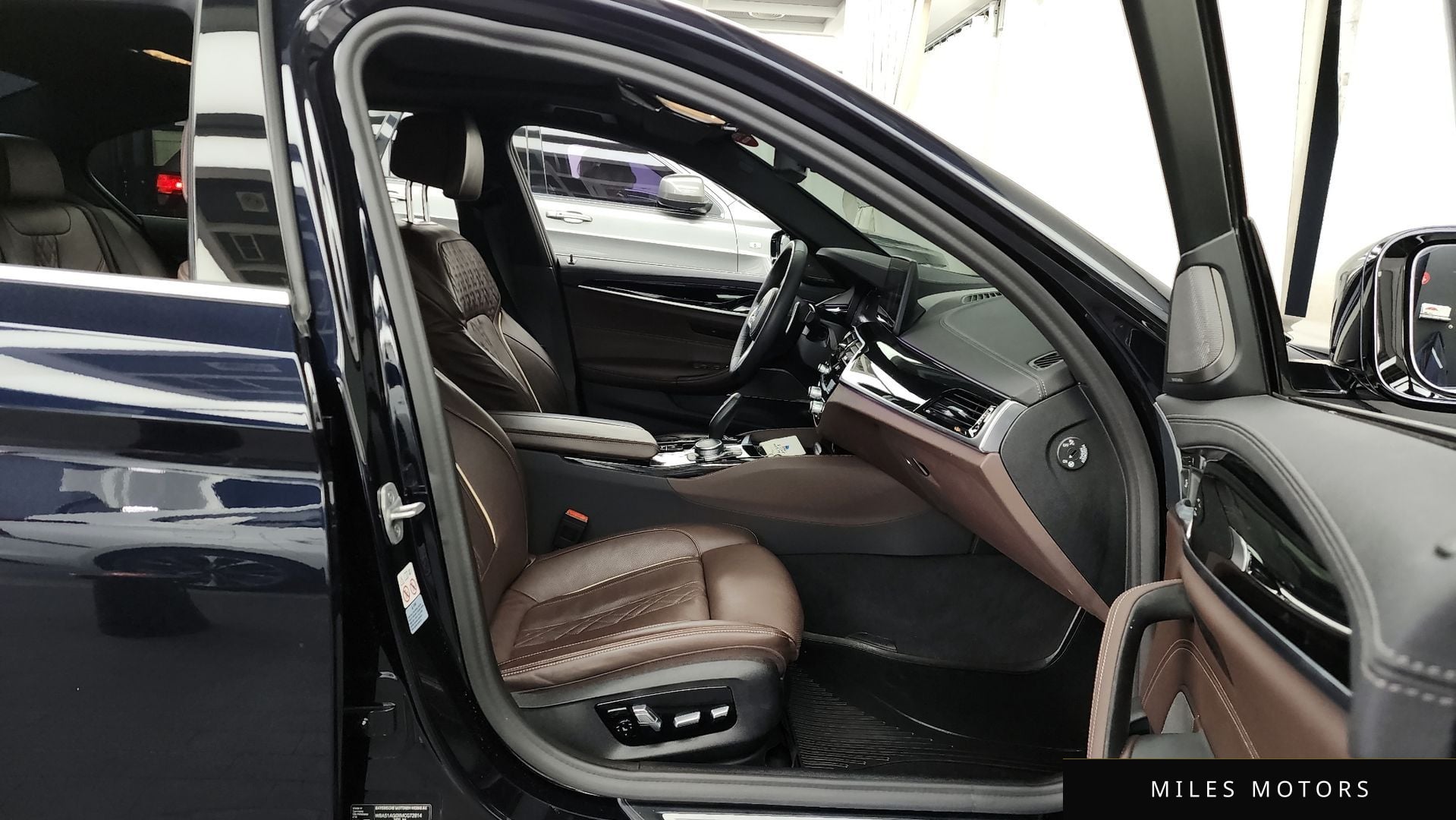 BMW 5 Series (G30) 2021 — миниатюра 10