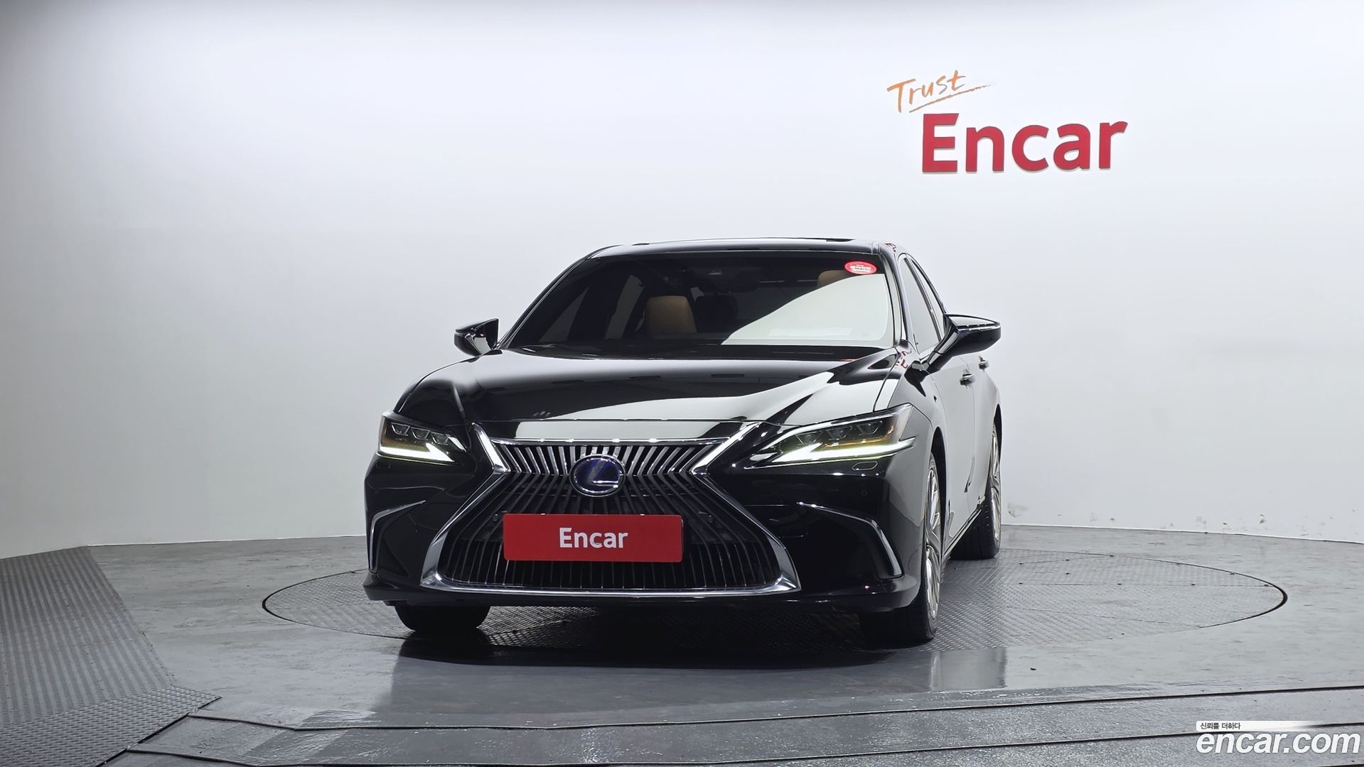 Лексус ES300h 2019 — миниатюра 3