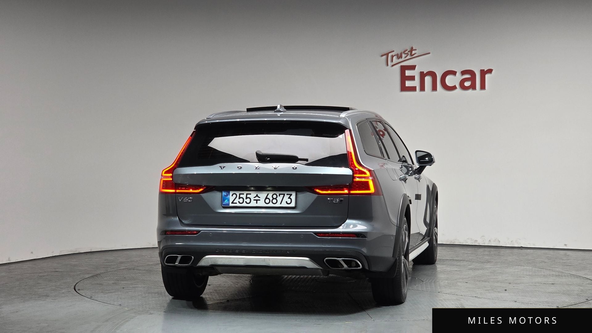 Volvo V60 2020 — миниатюра 3