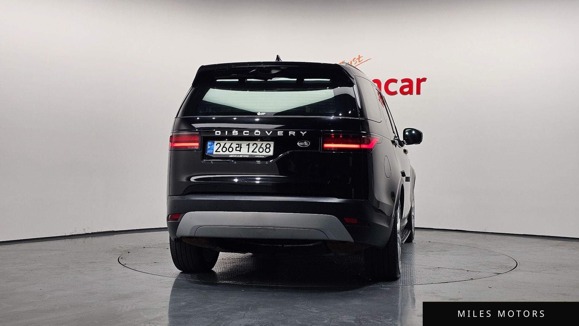 Land Rover Discovery 2023 — миниатюра 4
