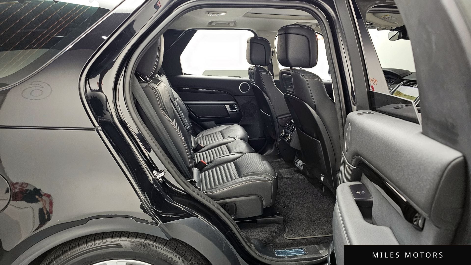Land Rover Discovery 2023 — миниатюра 12