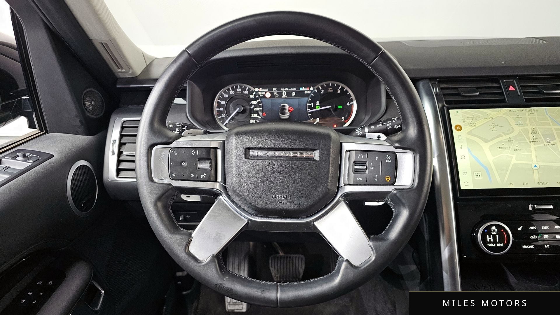 Land Rover Discovery 2023 — миниатюра 13
