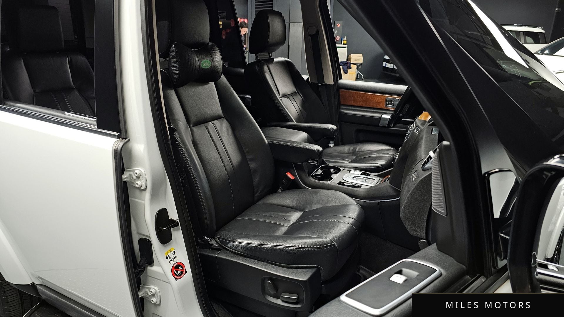 Land Rover Discovery 2015 — миниатюра 10