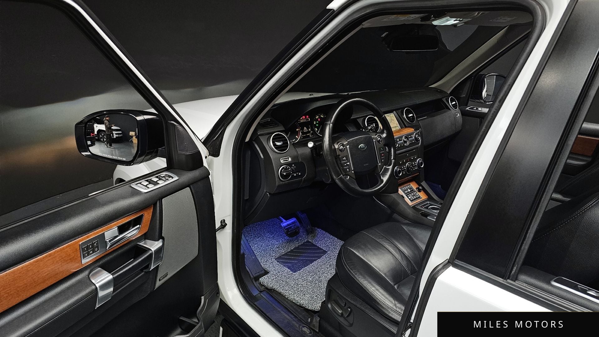 Land Rover Discovery 2015 — миниатюра 11