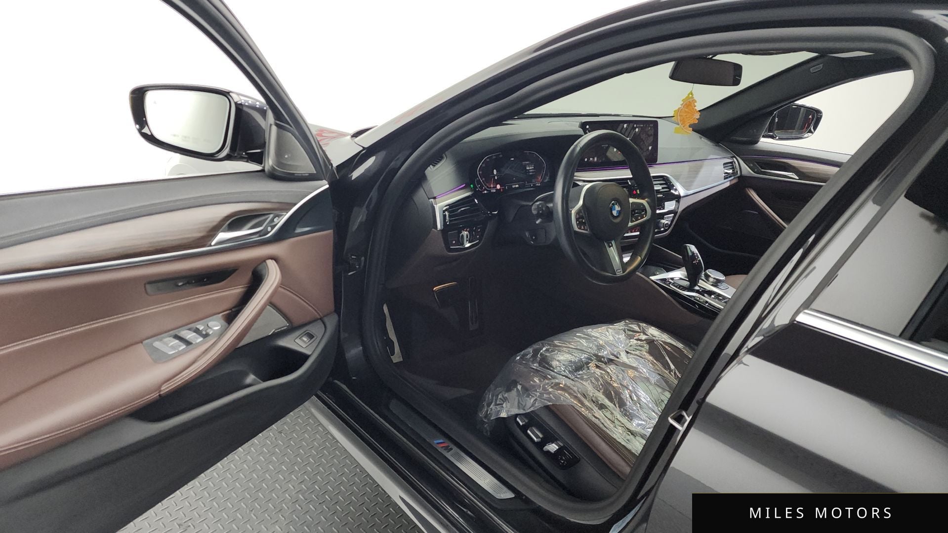 BMW 5 Series (G30) 2021 — миниатюра 10
