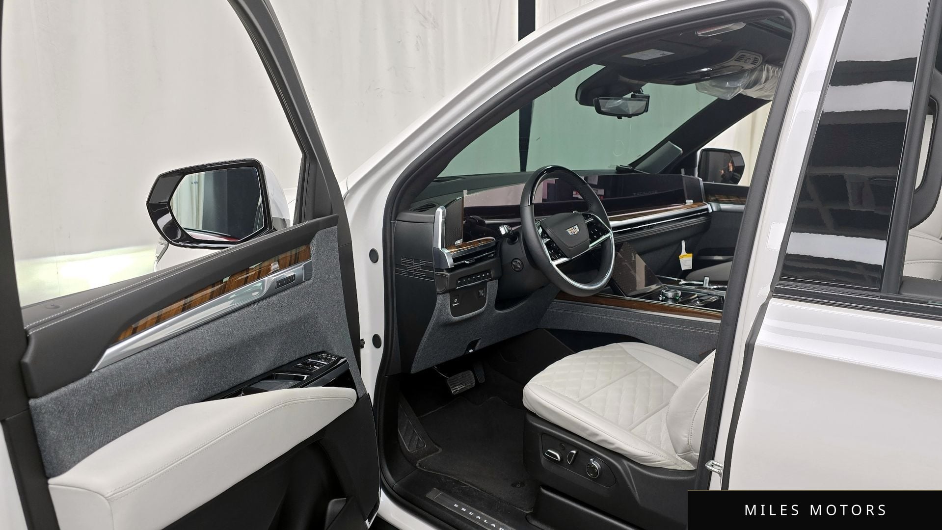 Cadillac Escalade 2025 — миниатюра 9