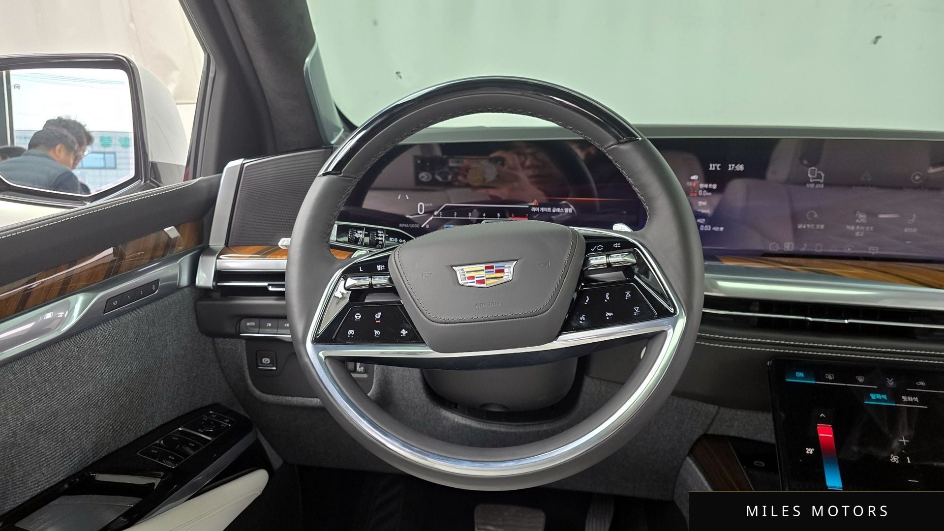 Cadillac Escalade 2025 — миниатюра 13
