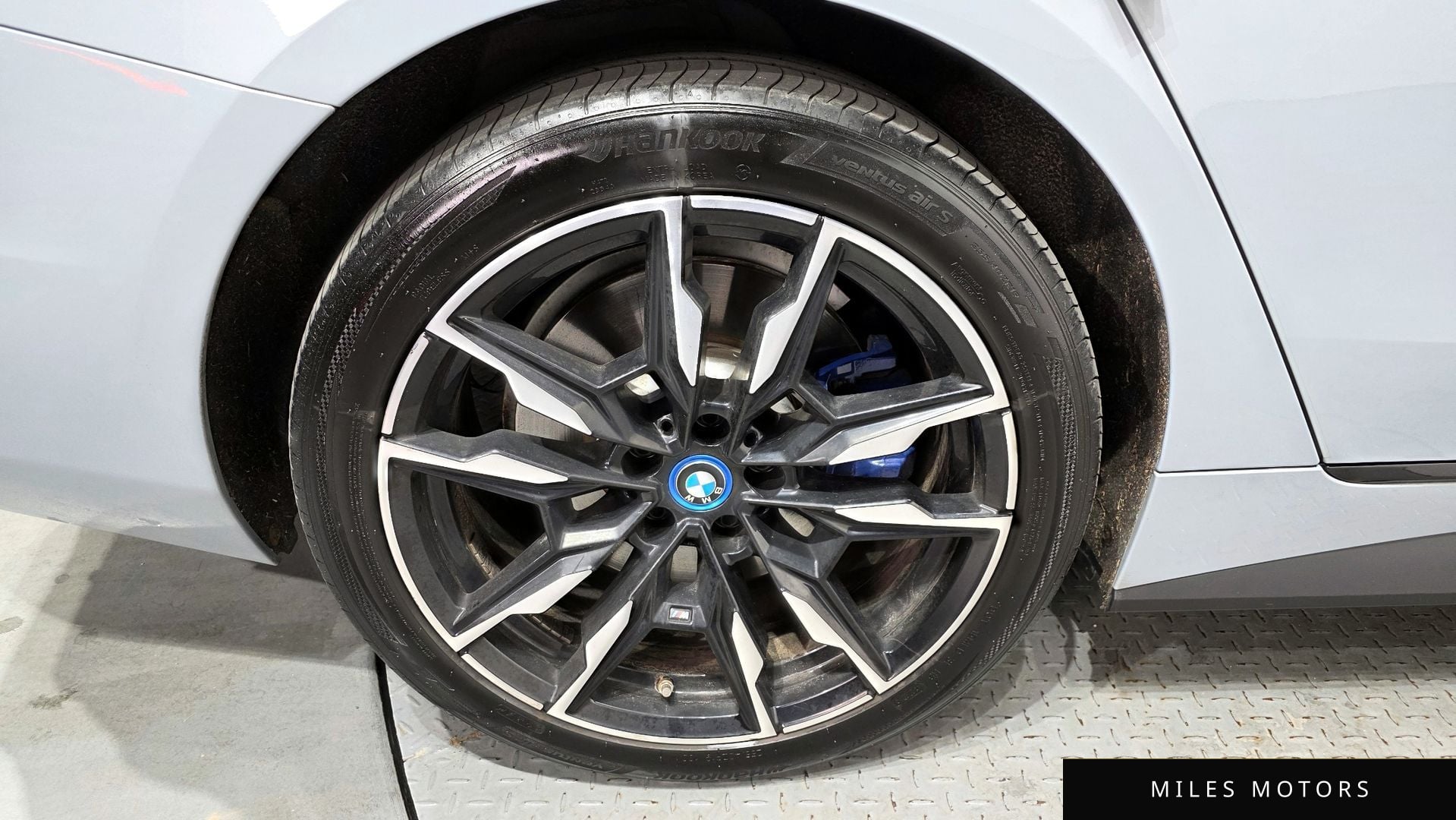 BMW i4 2022 — миниатюра 5