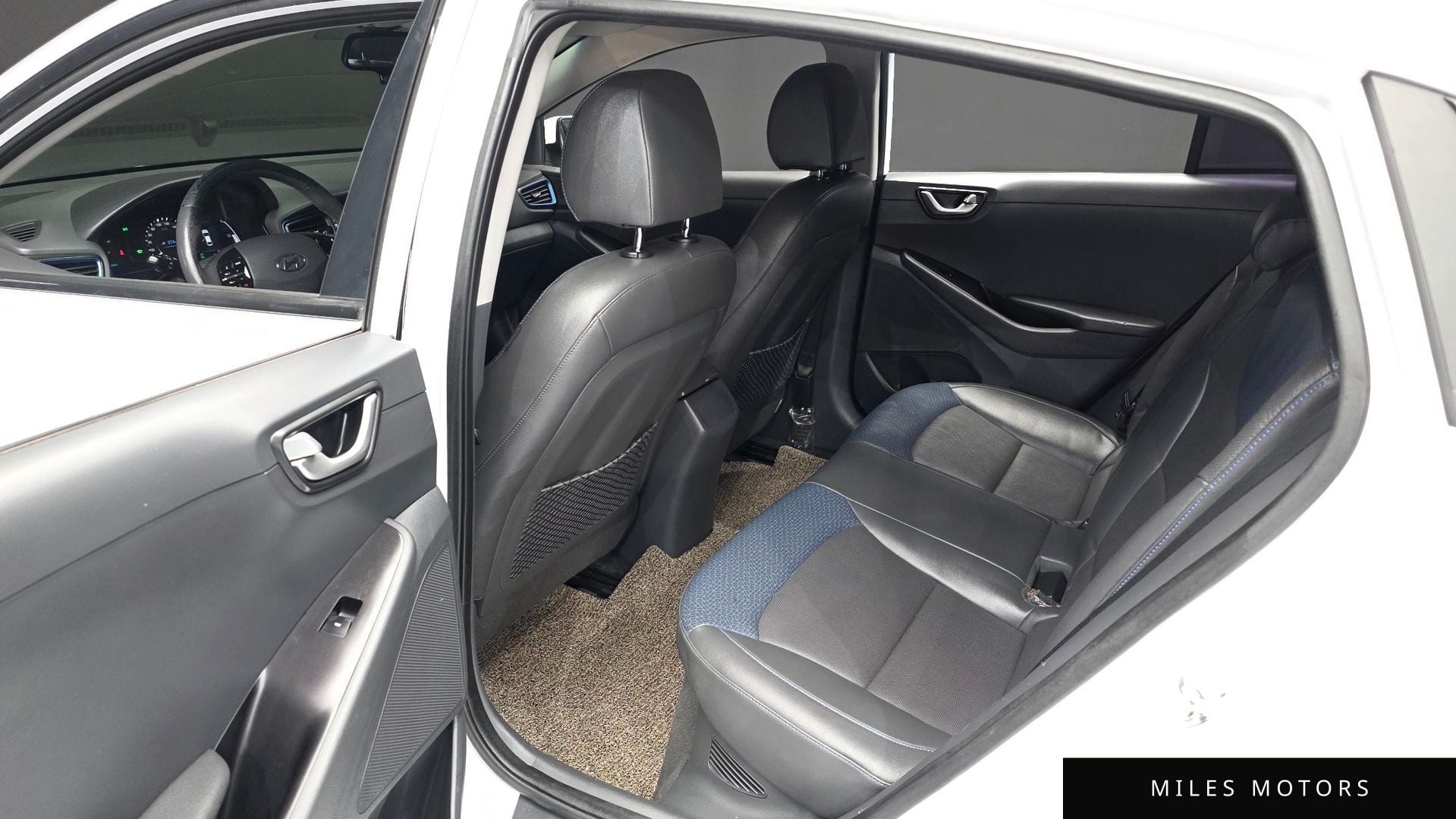 Hyundai Ioniq 2019 — миниатюра 12