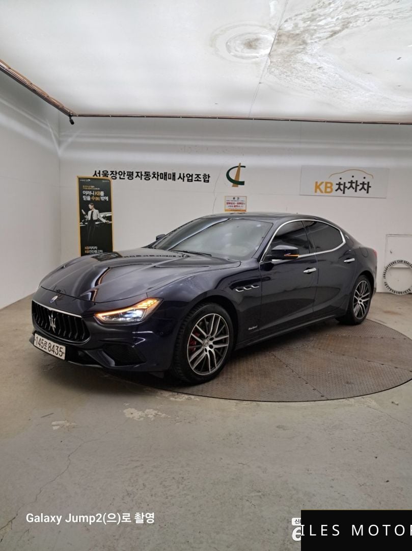 Maserati Ghibli 2021 — фото 1 из 12