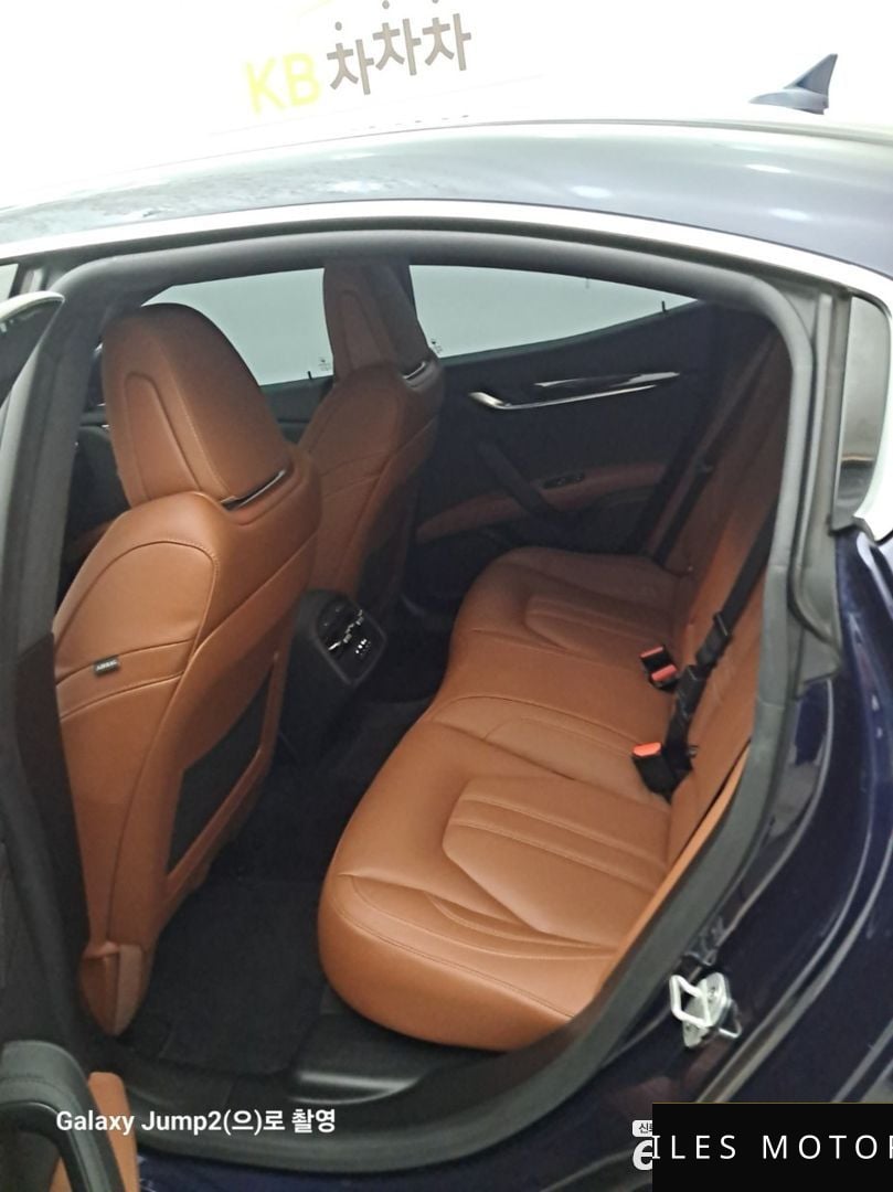 Maserati Ghibli 2021 — миниатюра 7