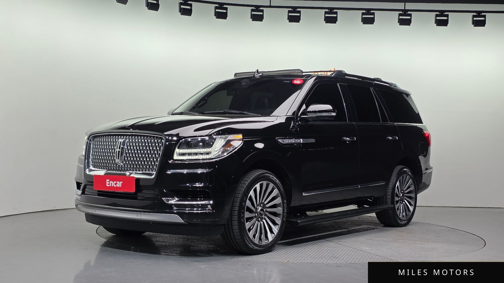 Lincoln Navigator 2021 — фото 1 из 12