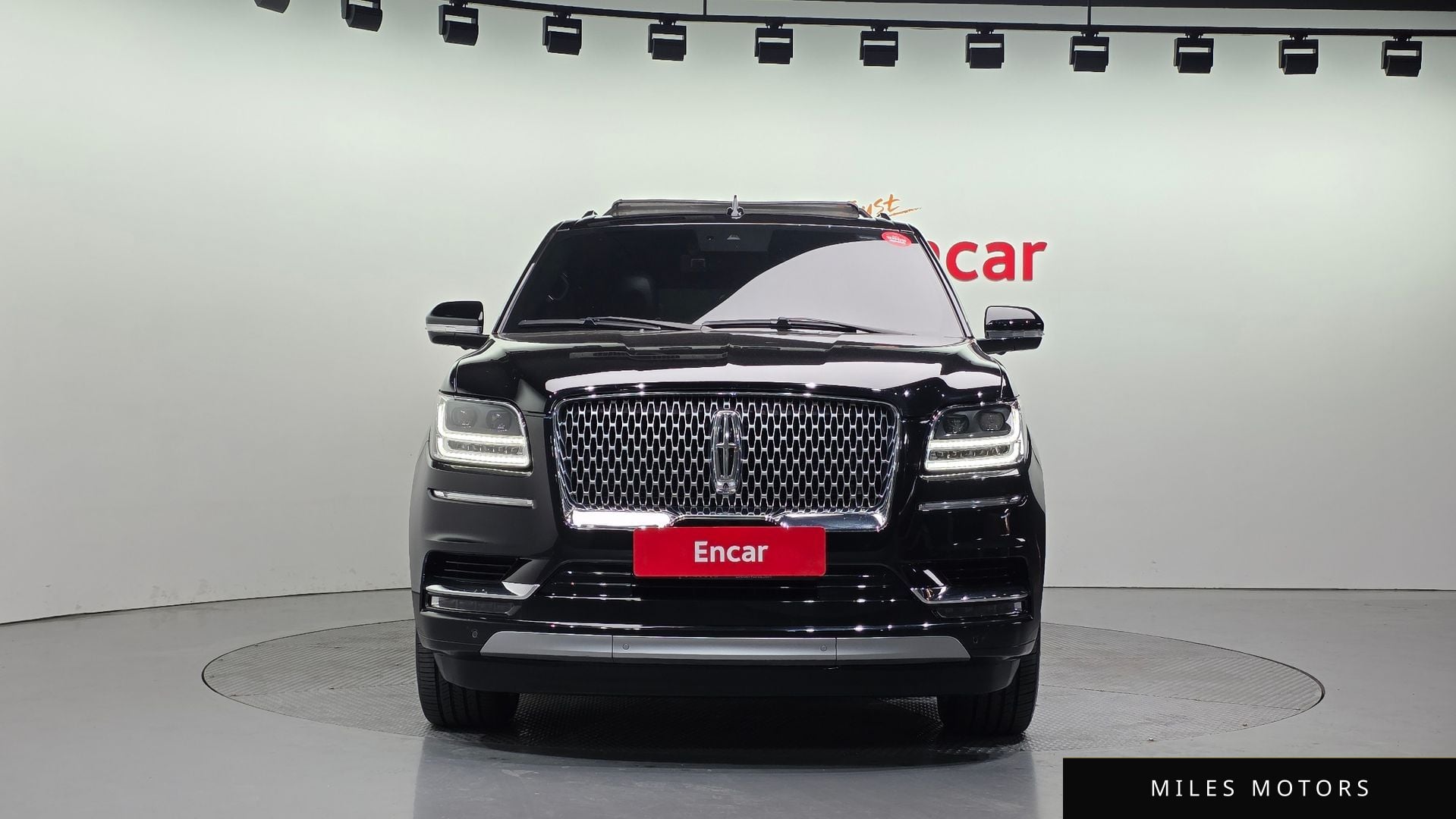 Lincoln Navigator 2021 — миниатюра 3