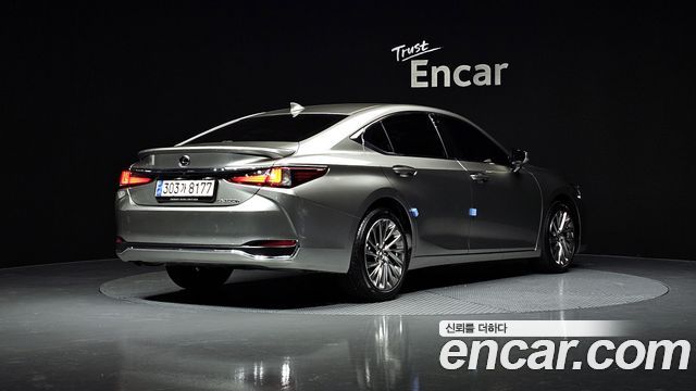 Лексус ES300h 2024 — миниатюра 2