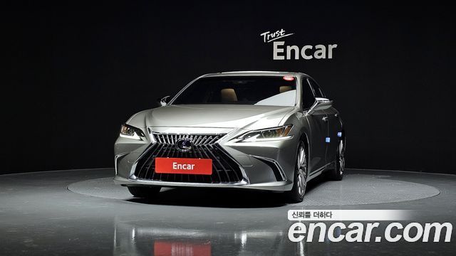 Лексус ES300h 2024 — миниатюра 3