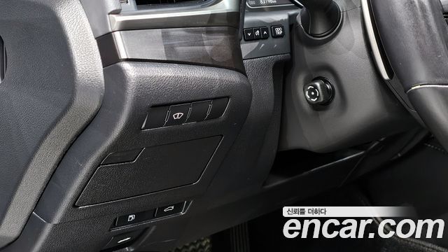 Лексус ES300h 2019 — миниатюра 16
