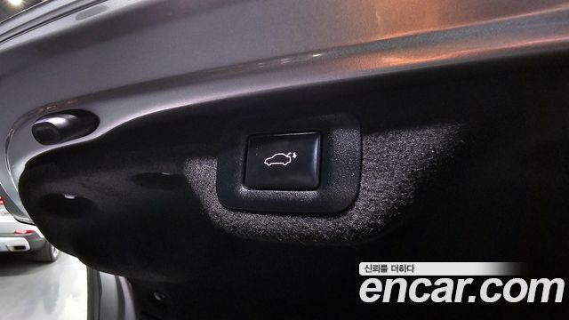 Лексус ES300h 2019 — миниатюра 19