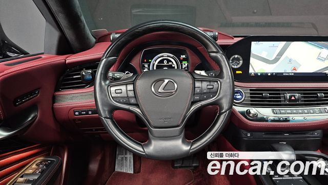 Лексус LS500h 2022 — миниатюра 13