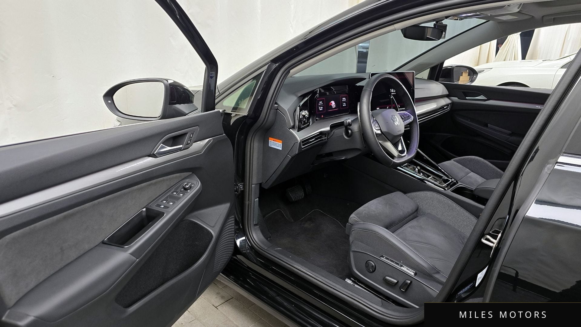 Volkswagen Golf 2025 — миниатюра 10
