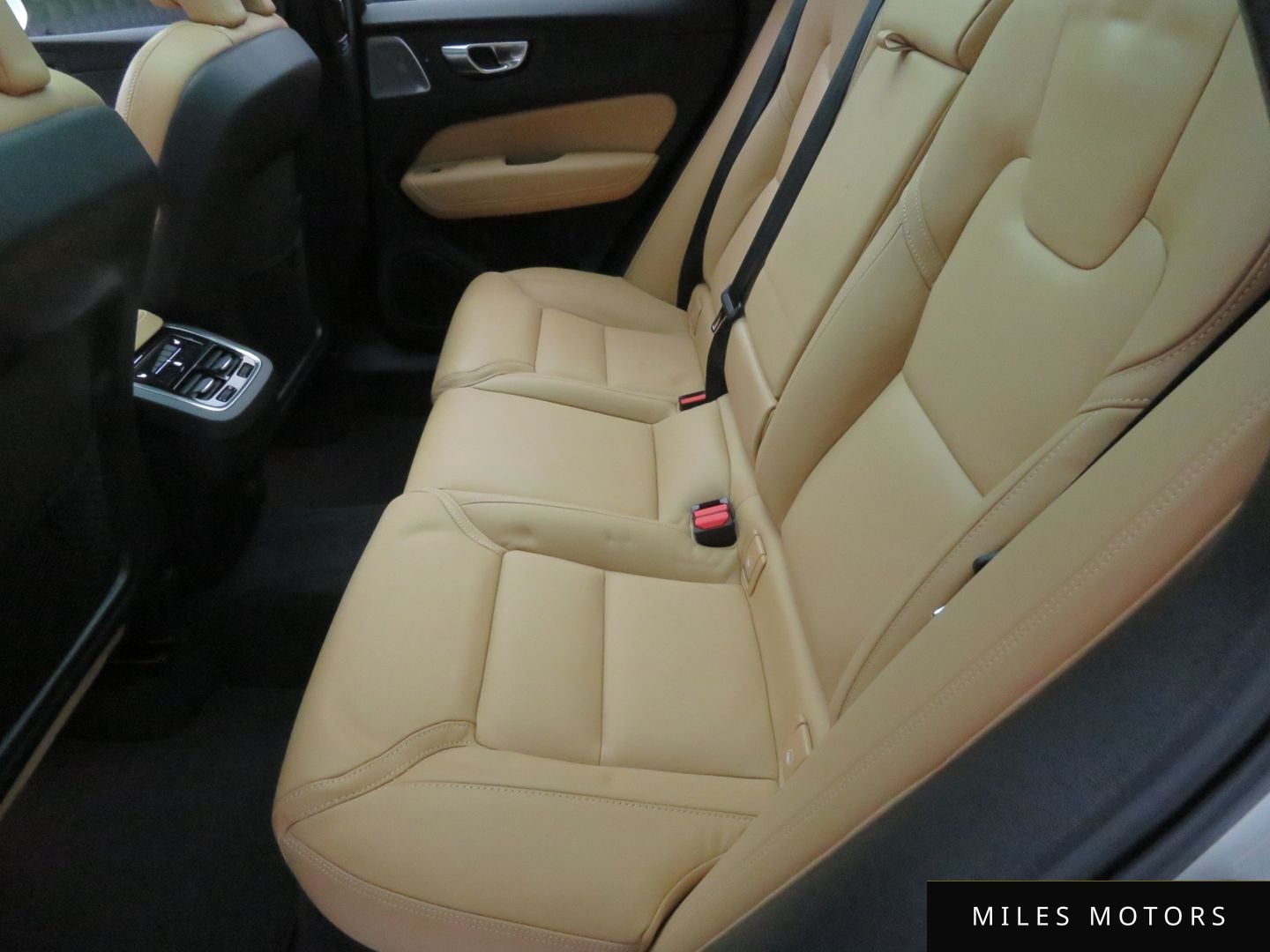Volvo XC60 2025 — миниатюра 9