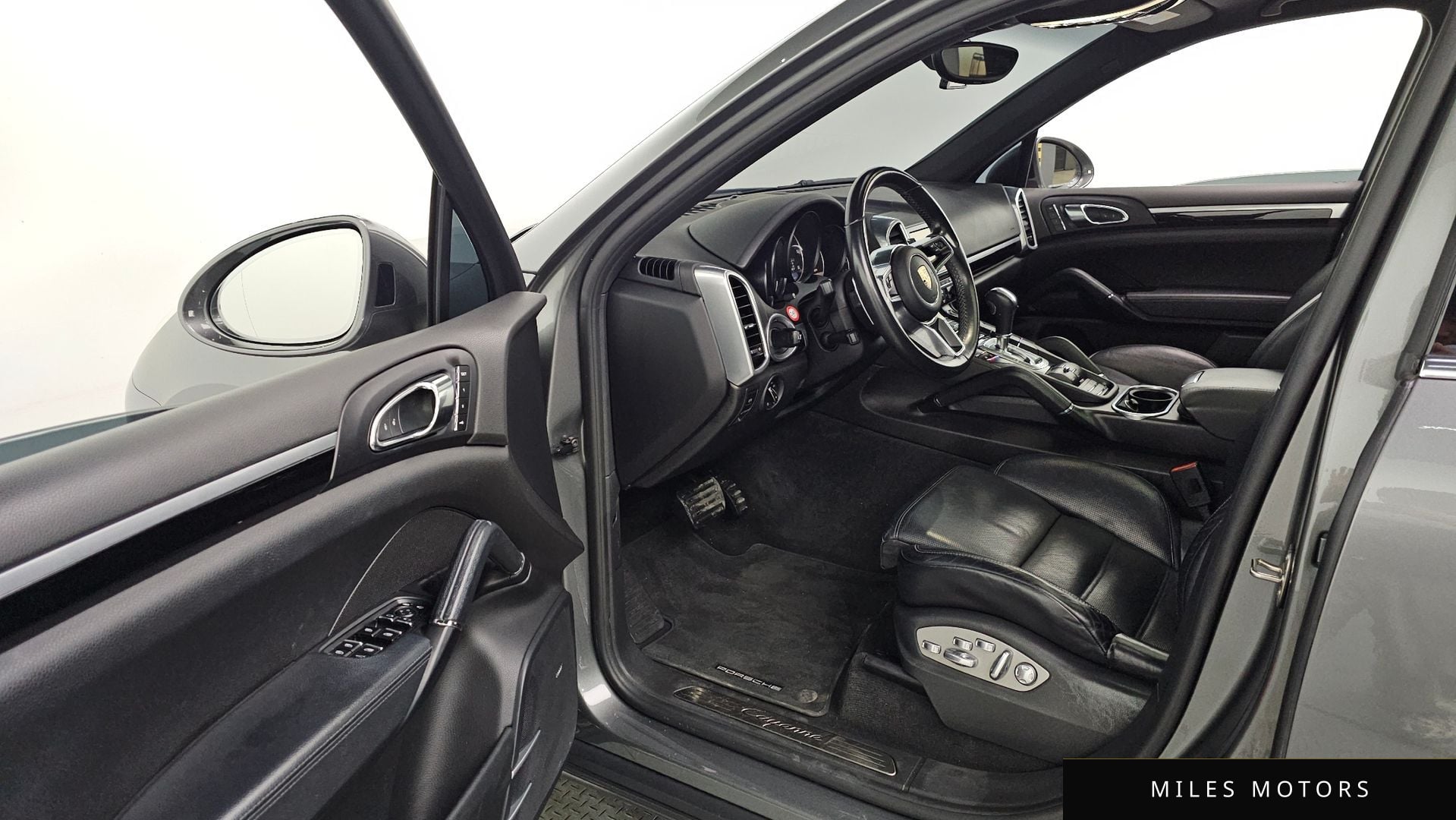 Porsche Cayenne 2016 — миниатюра 10