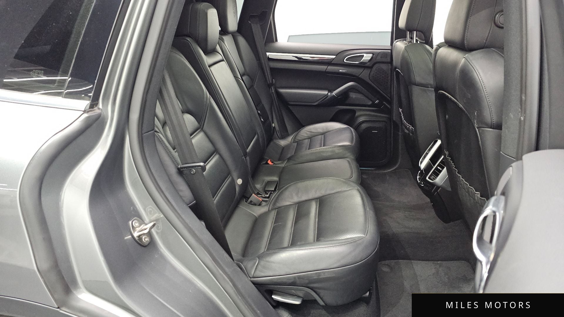 Porsche Cayenne 2016 — миниатюра 12