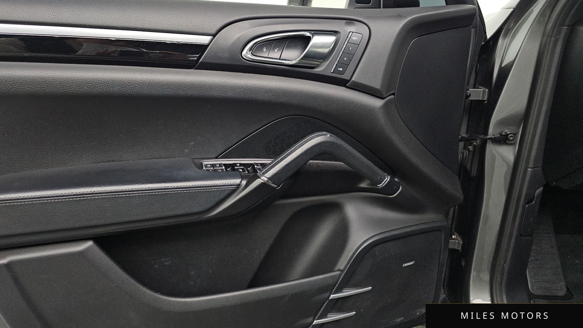 Porsche Cayenne 2016 — миниатюра 17