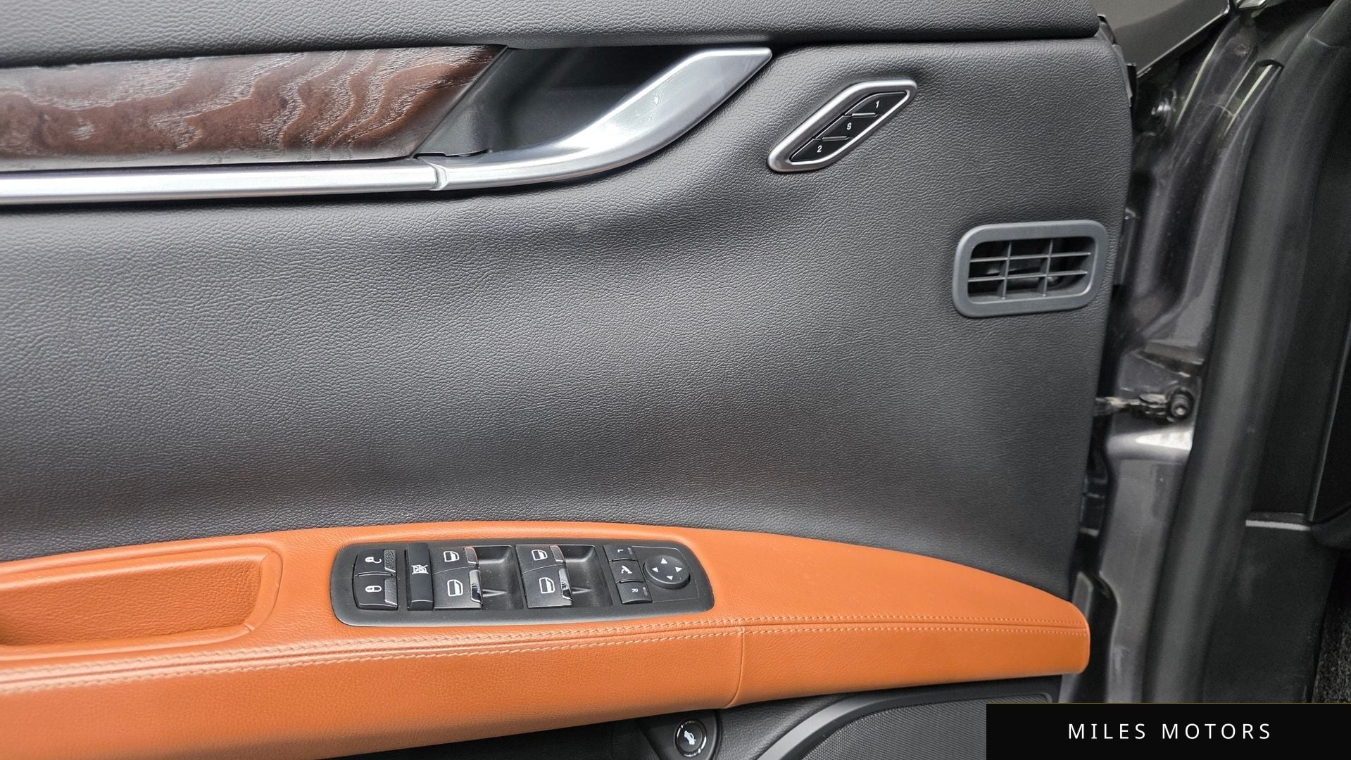 Maserati Ghibli 2015 — миниатюра 12