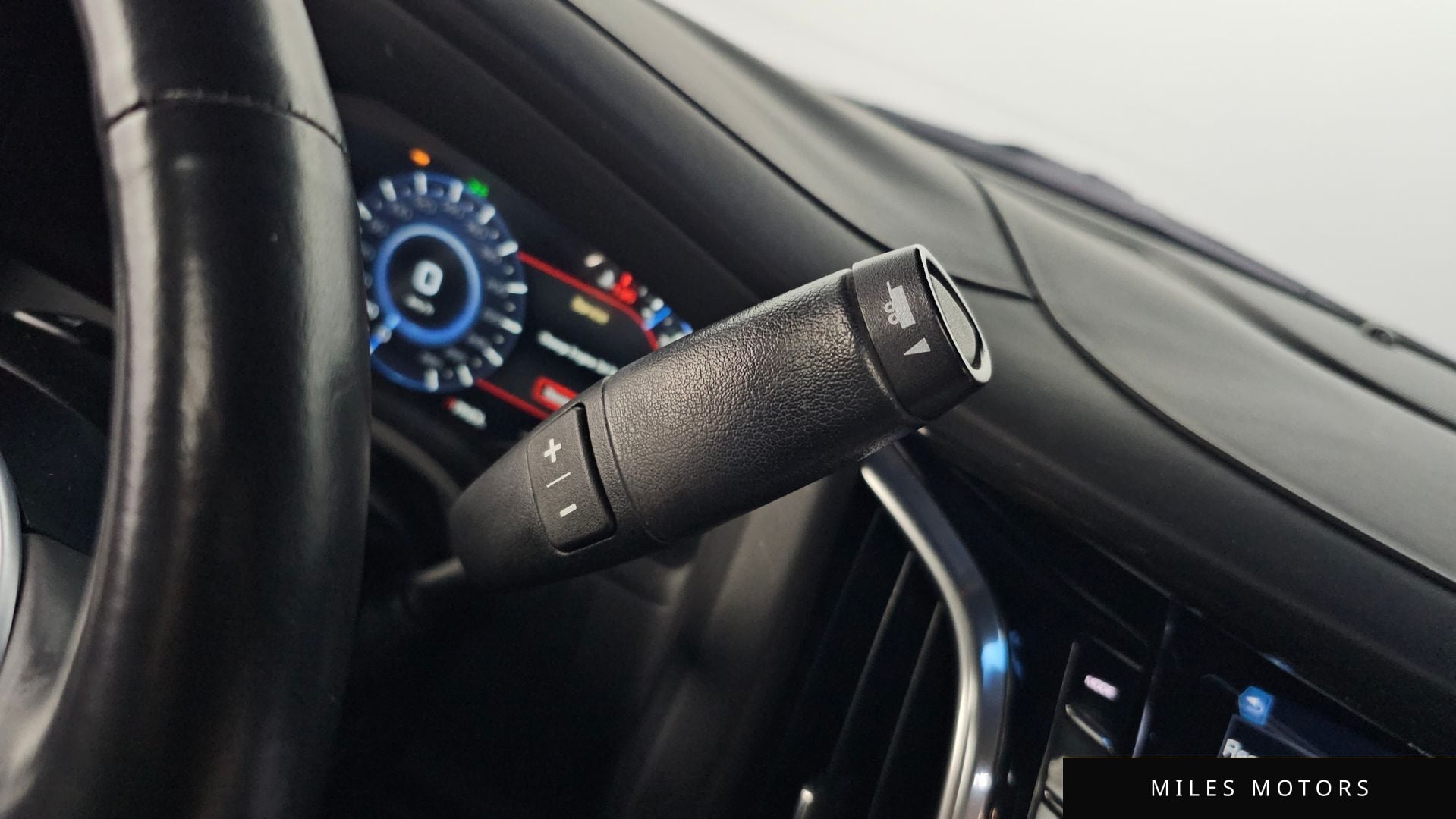Cadillac Escalade 2018 — миниатюра 9