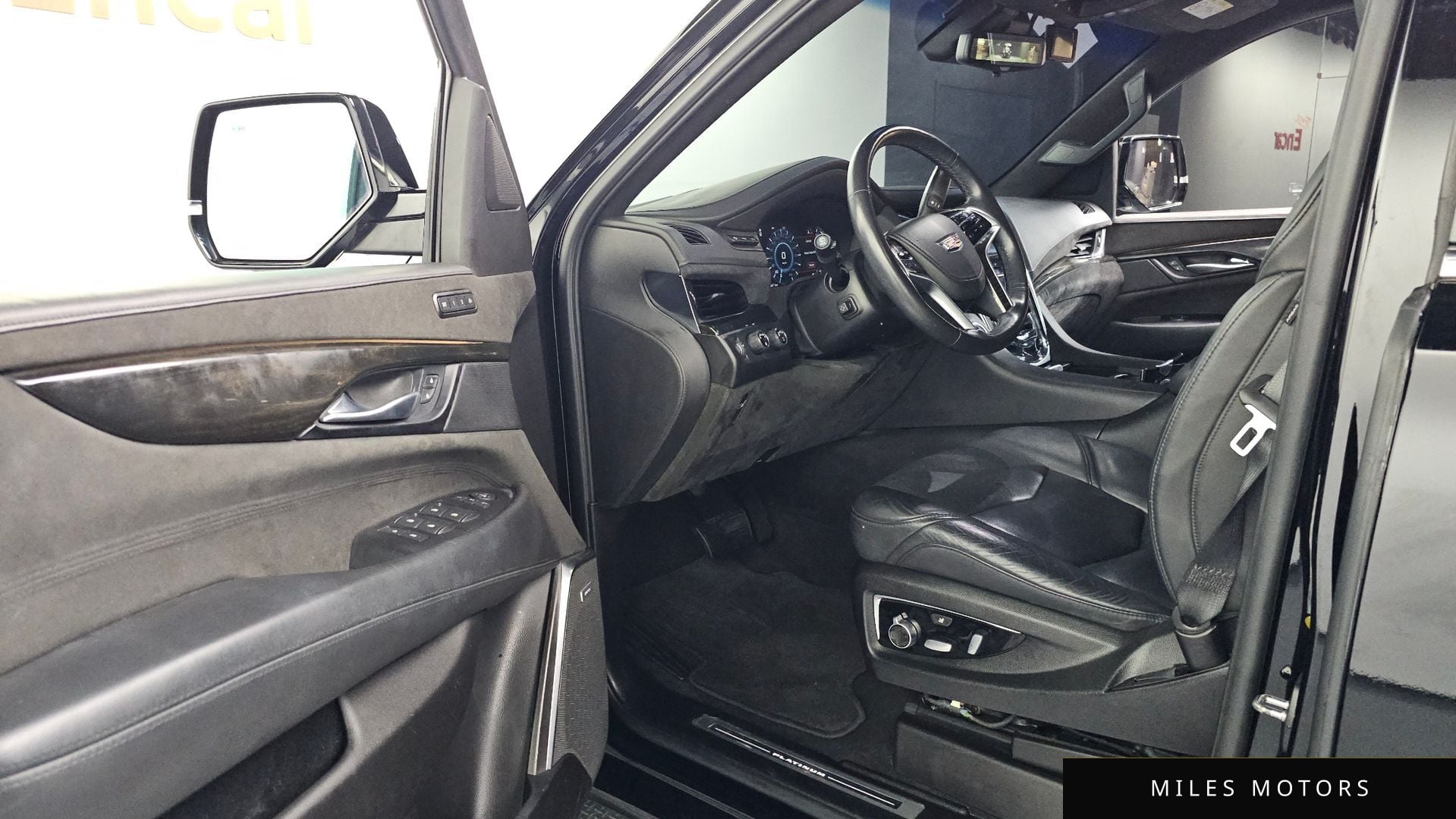 Cadillac Escalade 2018 — миниатюра 10
