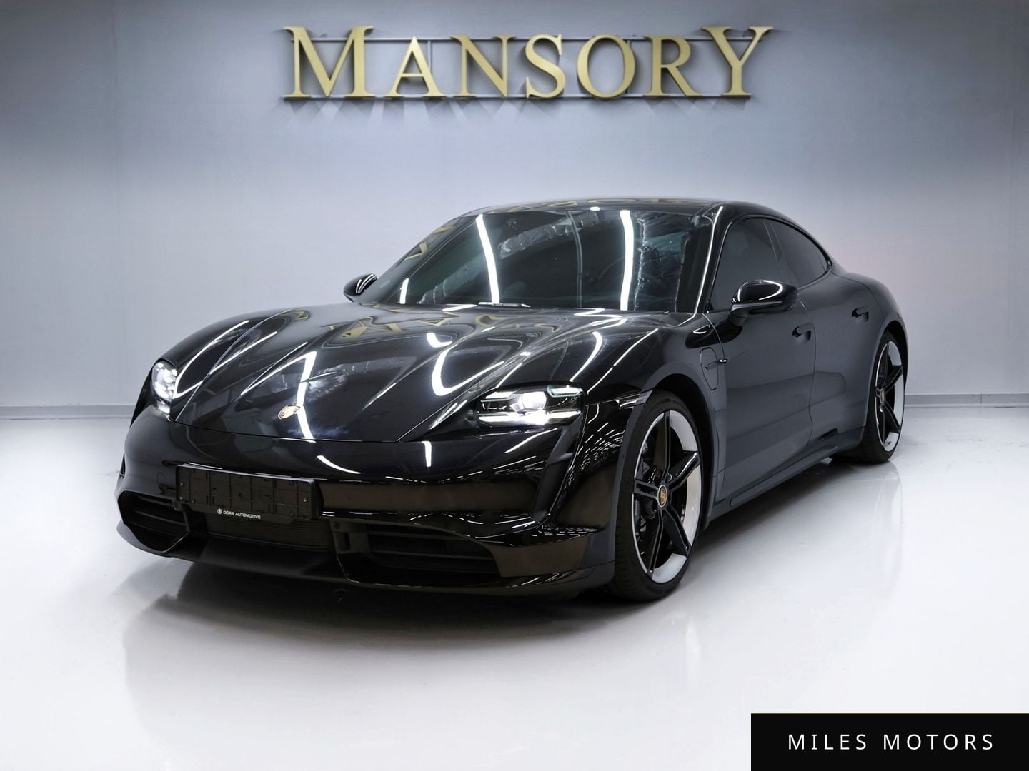 Porsche Taycan 2020 — миниатюра 2